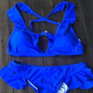 NEVER WORN* Two piece plunge ruffle top bikini
